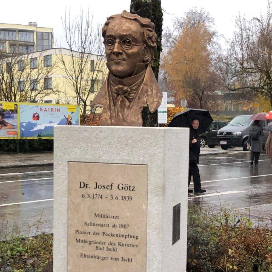 Denkmal für Dr. Josef Götz